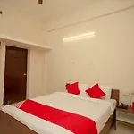 Oyo Flagship 24454 Omr Hindustan Univ