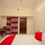 Oyo Flagship 24454 Omr Hindustan Univ