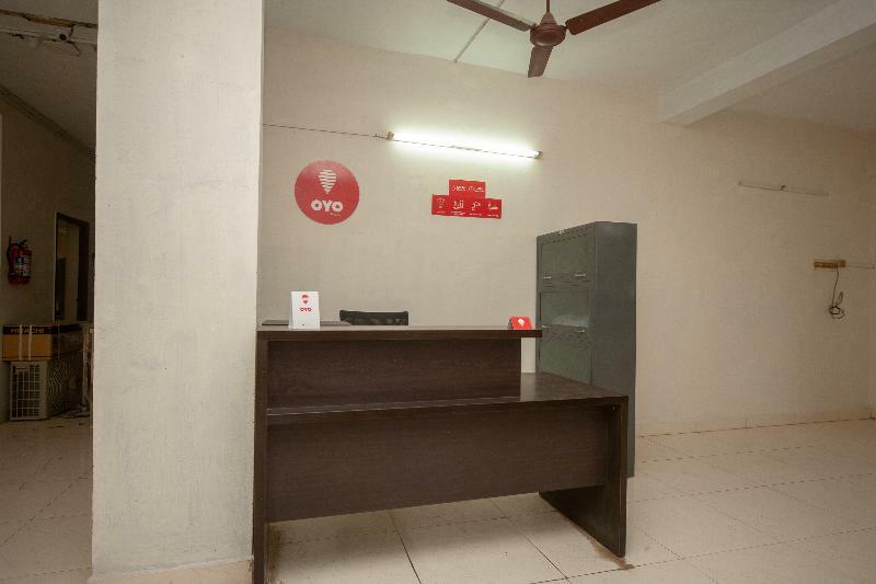 Hotel Oyo Flagship 24454 Omr Hindustan Univ 3*
