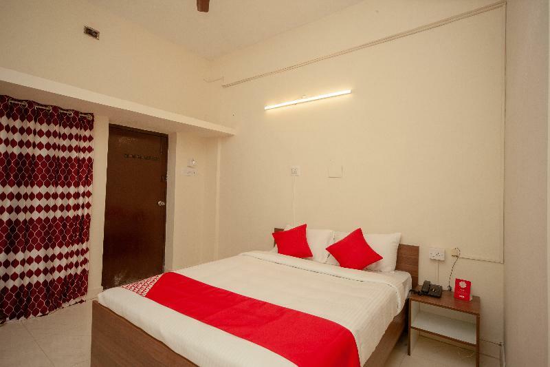 Hotel Oyo Flagship 24454 Omr Hindustan Univ Chennai